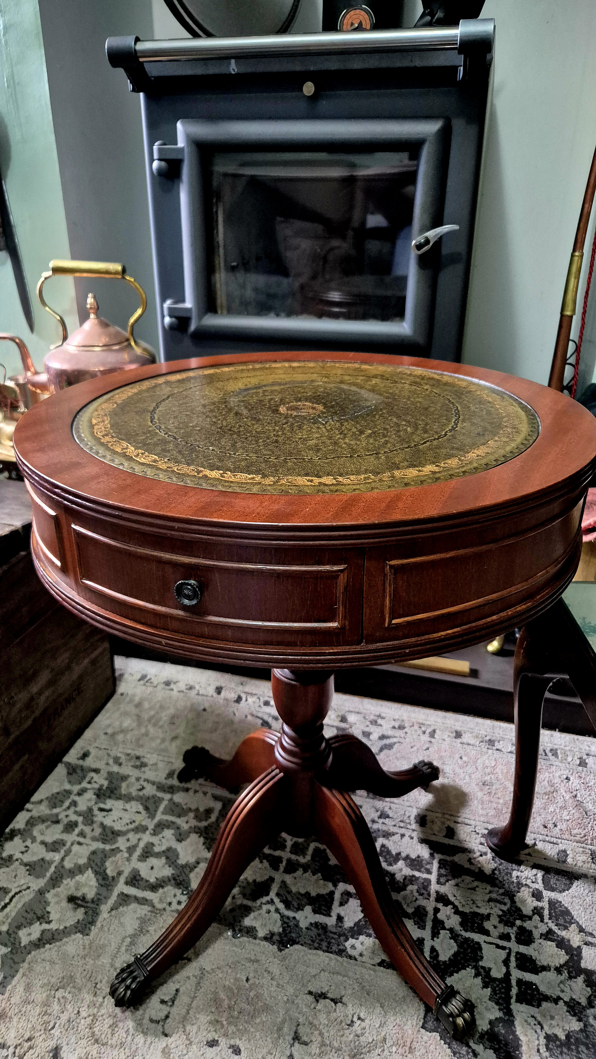 Good reproduction drum table with inlay leather top, queen A
